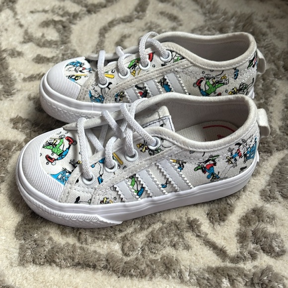 Adidas X Disney Goofy Print sneakers size 6.5 kids - Picture 2 of 8